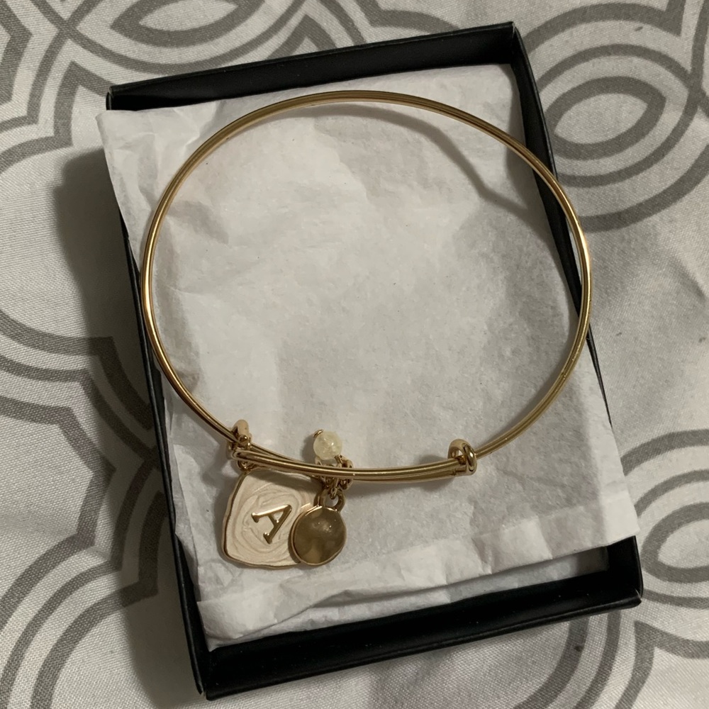 Gold bangle A bracelet